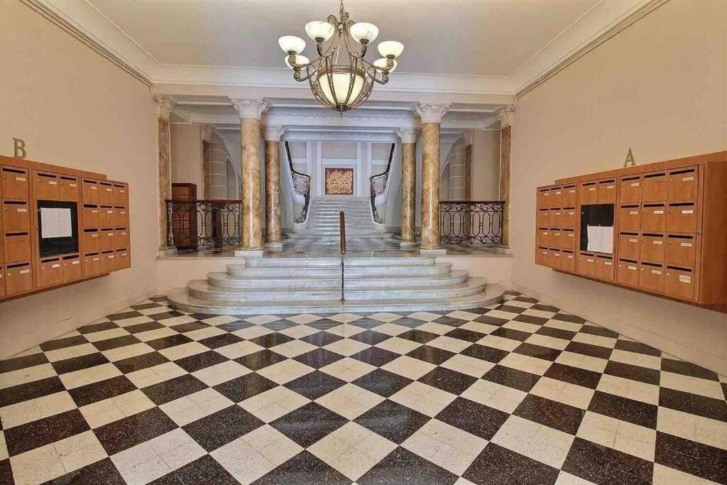 Beautiful Garden Apartment Steps From The Beach Menton Eksteriør billede